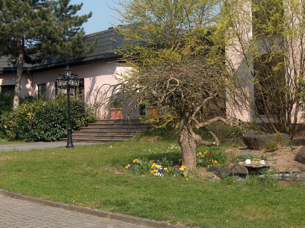 Luxstay Karben - Self-Check-In Exterior foto